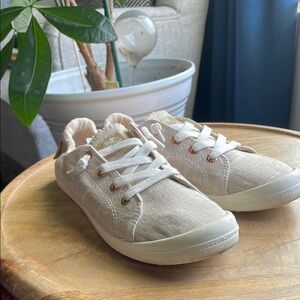Kids Casual Canvas Shoes - Cream